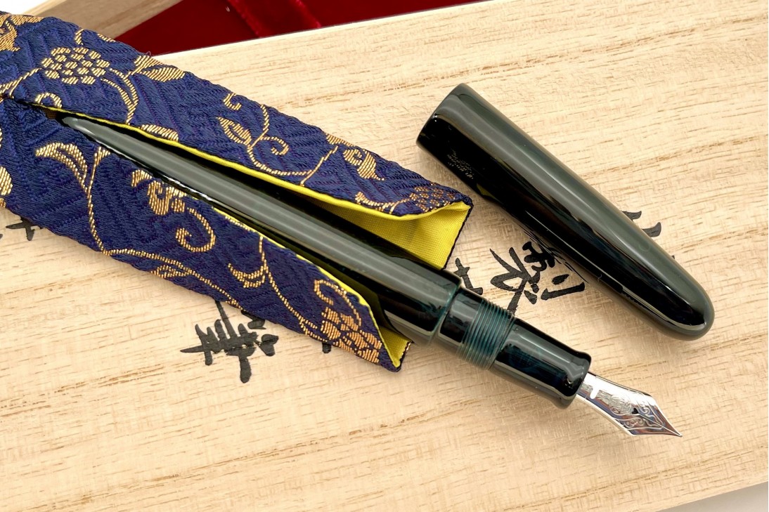 Nakaya Portable Cigar Tamesukashi Ascending Dragon I Ao-Tamenuri Fountain Pen [no.16019]